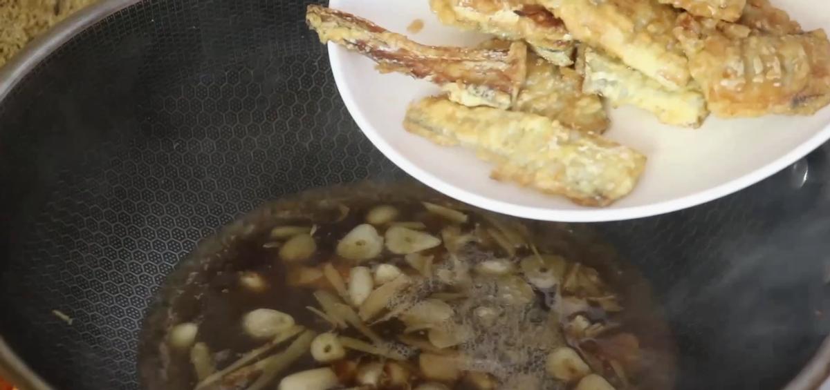 烧带鱼不散,烧带鱼要不要炸