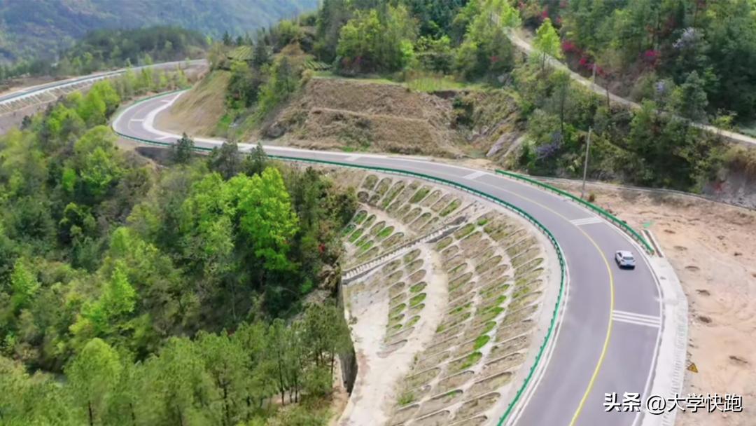 在一个四五线小县城月入五万,在小县城月入6000什么水平