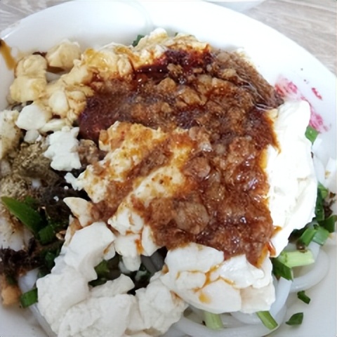 云南昆明美食推荐小锅米线,云南昆明美食排行榜前十名的小吃