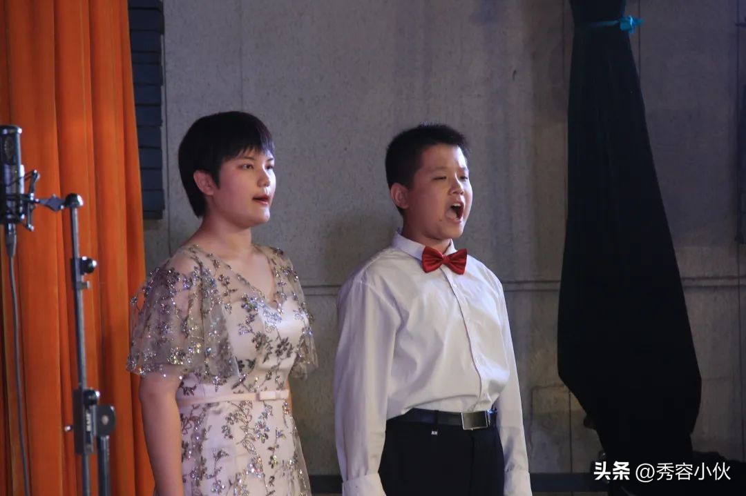 学习二十大奋进新征程——忻州北方中学初一年级举行歌咏比赛