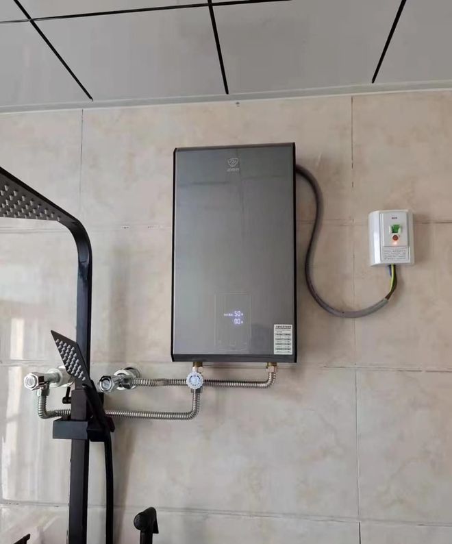 美的燃气热水器安装费大概多少钱,燃气热水器安装费要400多正常吗