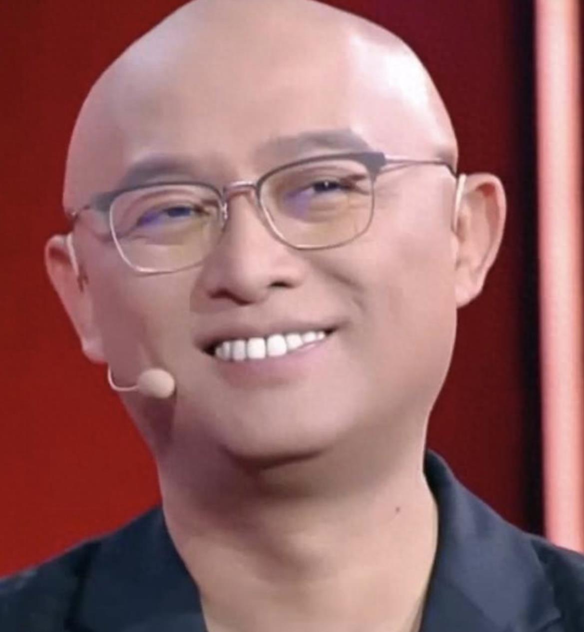 明星烤瓷牙发黑,明星烤瓷牙牙齿磨小后照片