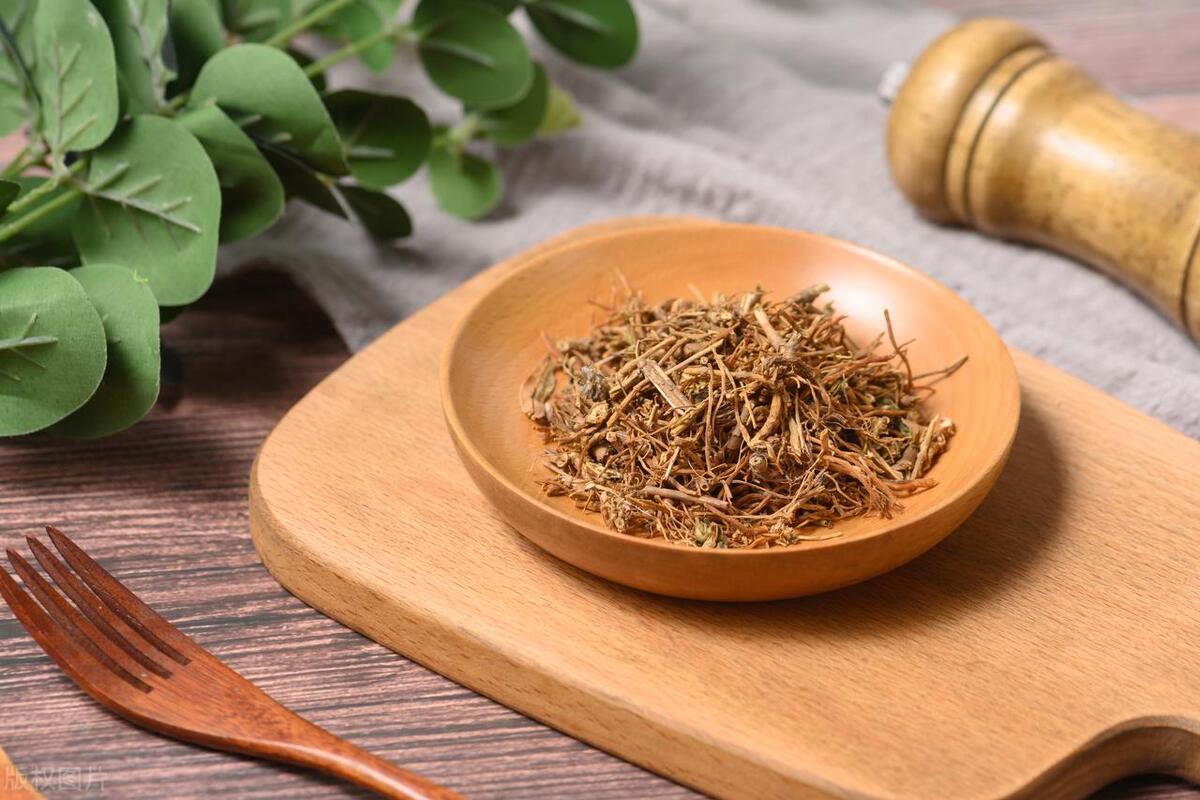 睾丸潮湿湿气重瘙痒吃中药有用吗,睾丸潮湿用附子理中丸有没有用