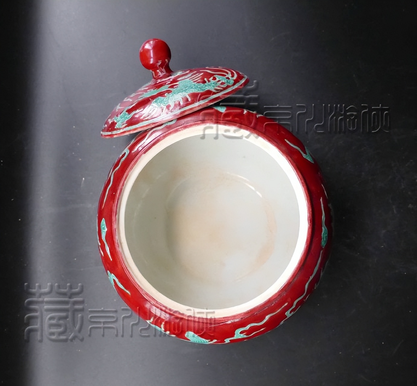 馆藏成化斗彩龙纹天字罐真品图,成化斗彩三爪龙纹真品图