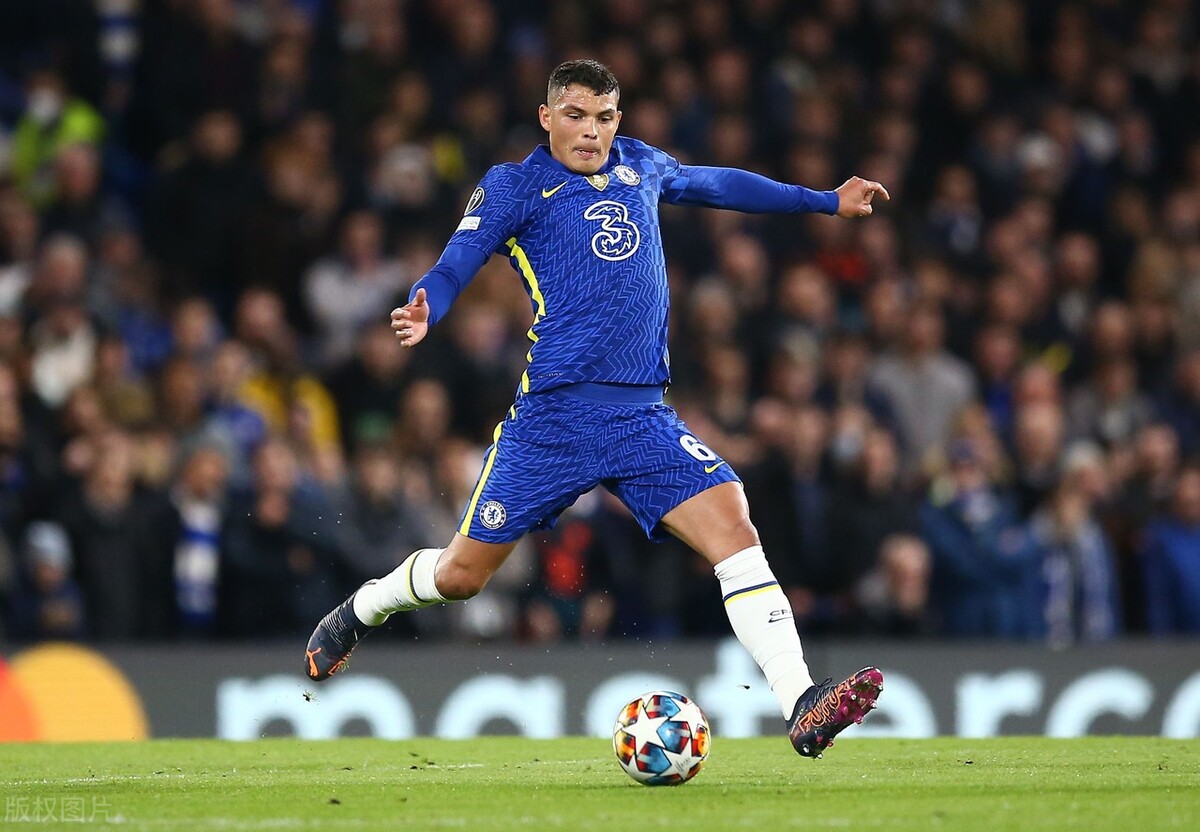 宝刀不老！蒂亚戈.席尔瓦领衔足坛现役35+最强11人皇马成最大赢家