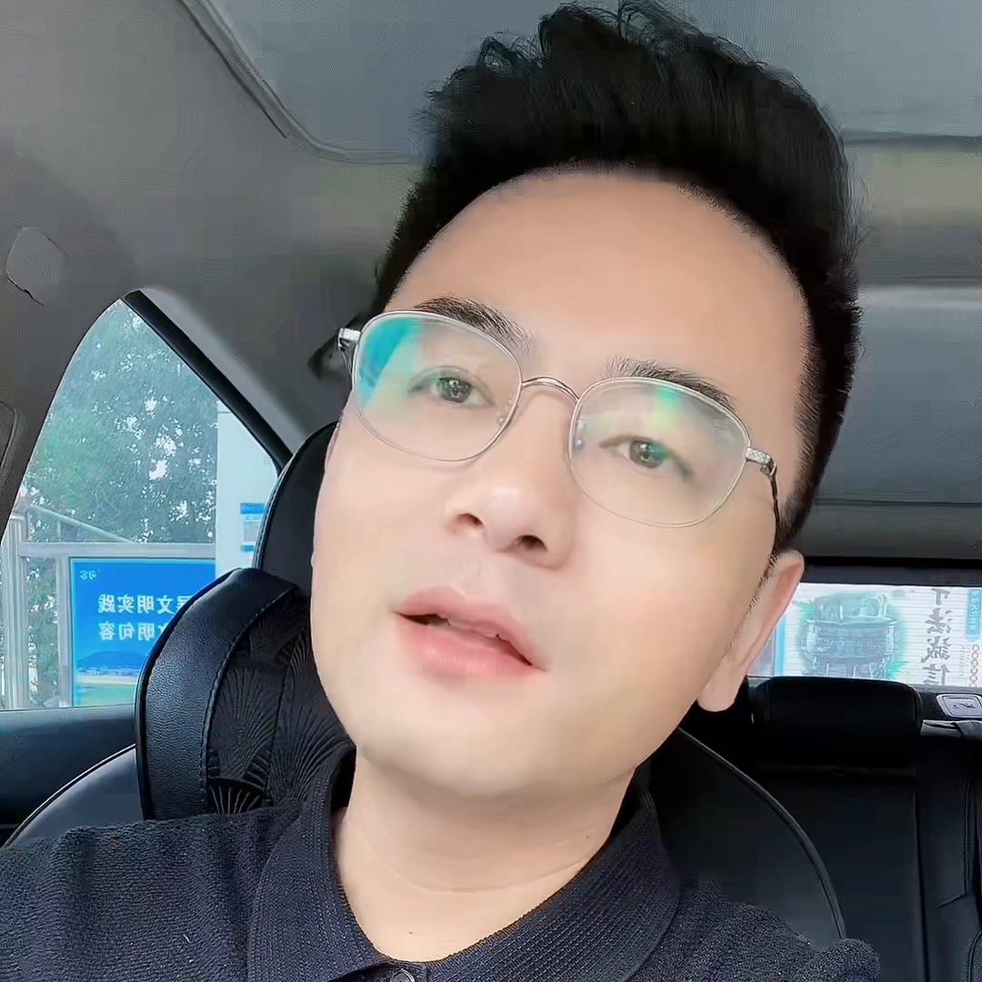 毕业季大学二手物品摆地摊,大学生毕业兼职摆地摊