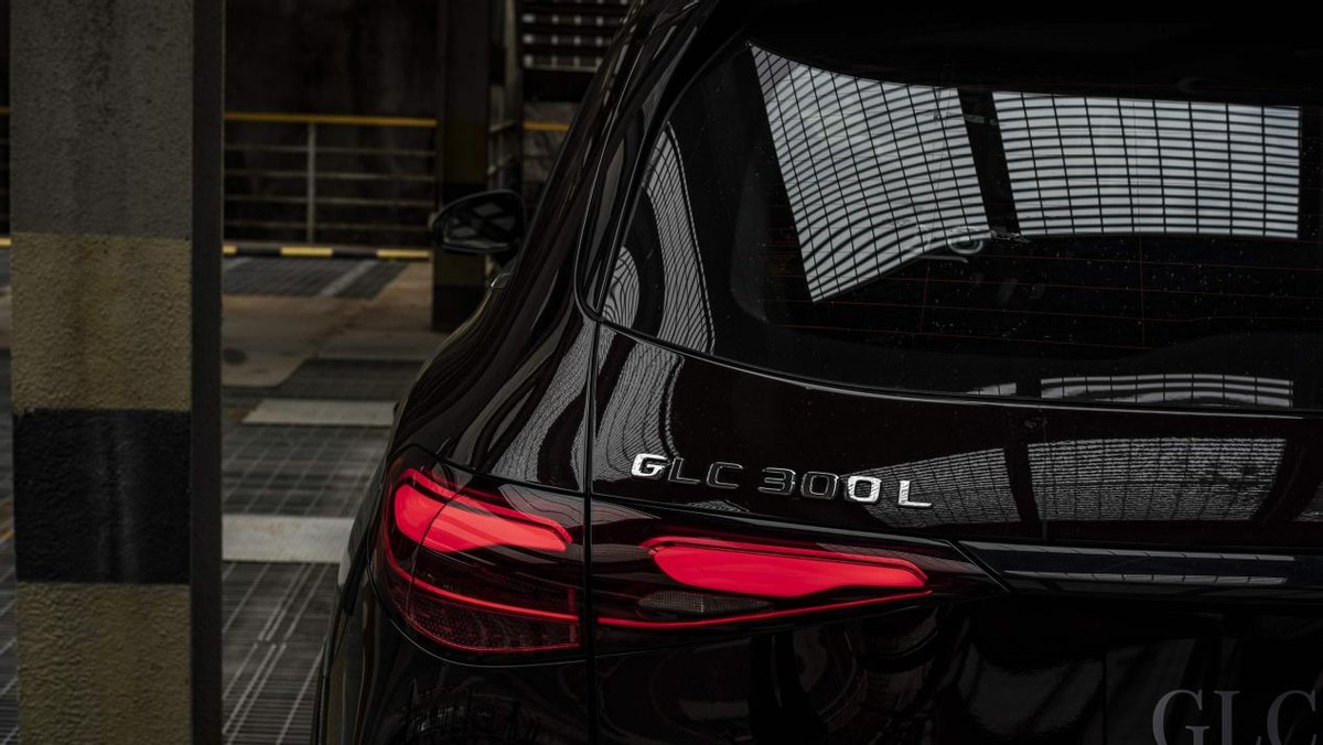 奔驰glc300l2021款试驾视频胖哥,奔驰e300和奔驰glc300l如何选