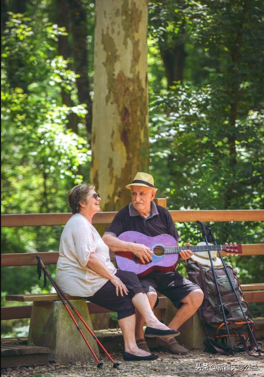 我国现存艾滋感染超105万，50岁以上占44%，为啥艾滋盯上老年人