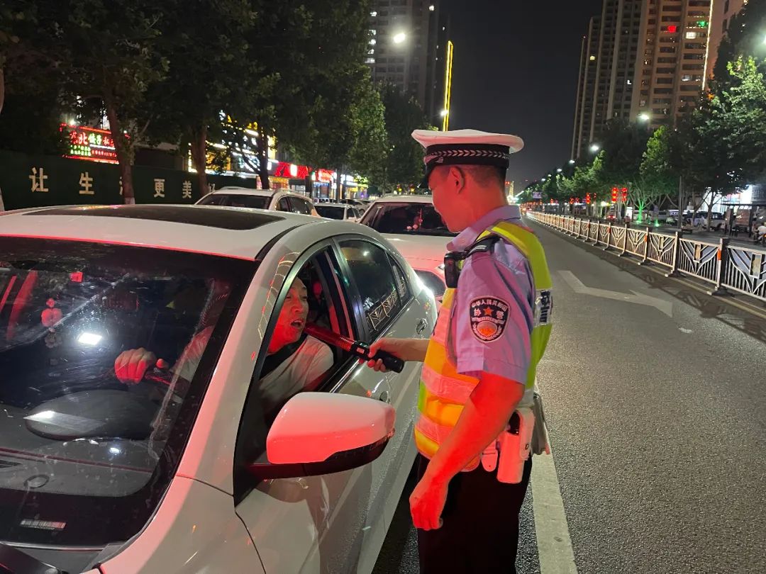 夏季治安打击整治“百日行动”丨尽锐出战!河南洛阳公安全力开展夏夜治安巡查宣防第二次集中统一行动