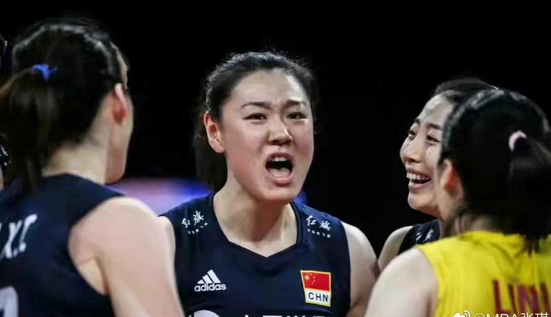 排球连续5次爆头搞笑视频,中国女排夺冠爆笑名场面