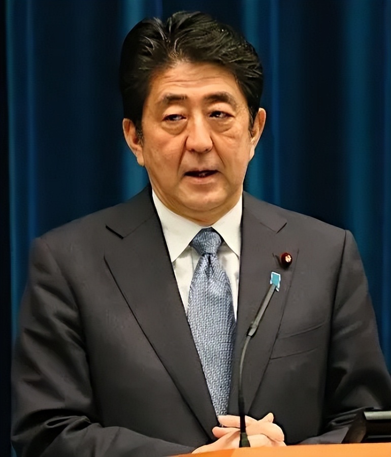 日本前首相安倍晋三演讲时被枪杀,安倍晋三演讲时胸部中枪死亡