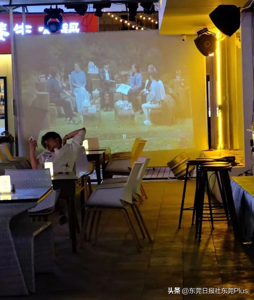 还记得福地水厂吗？这里藏了个「幸福大院」，能秒穿80年代的香港