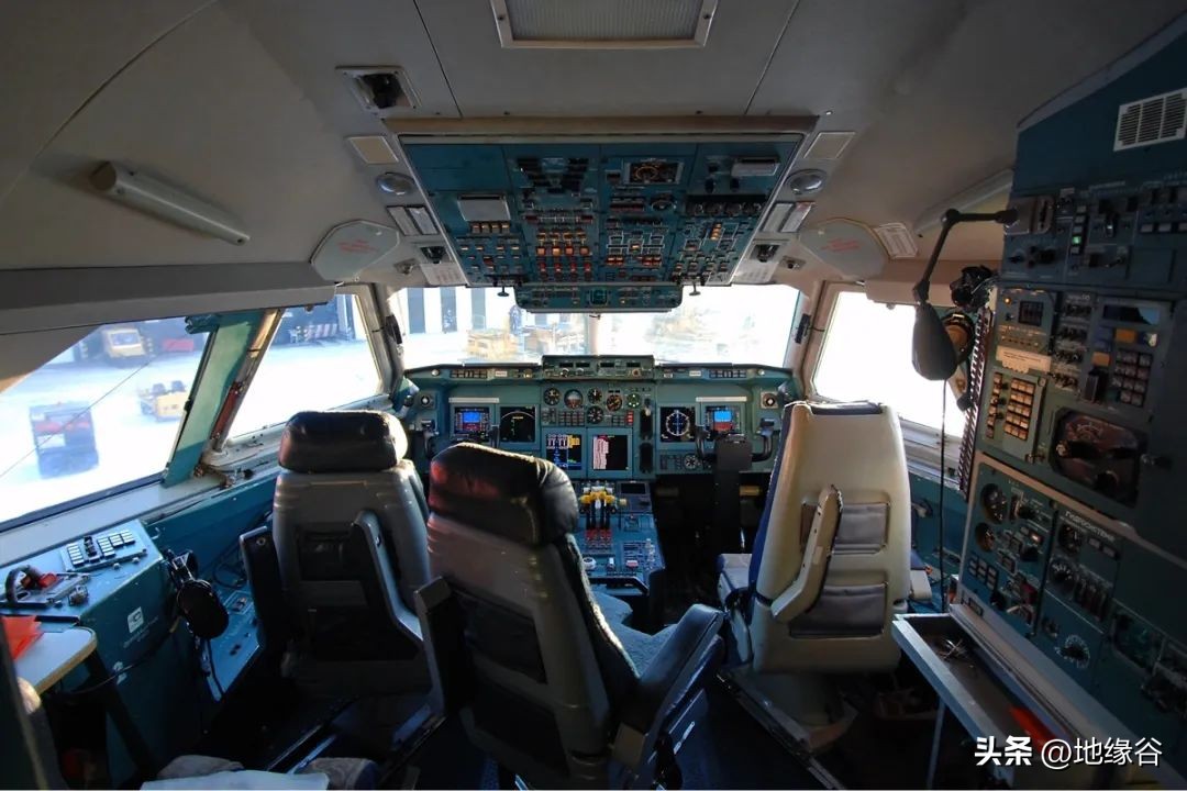 俄罗斯飞机无起落架降落,俄罗斯大飞机最新消息