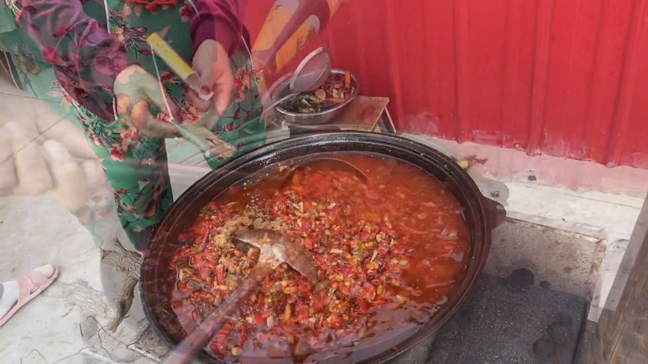 用什么豆瓣酱熬香菇牛肉酱好吃,自制香菇牛肉黄豆酱的秘诀