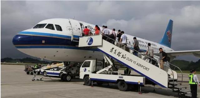 飞机上是怎么供氧的,飞机如何解决供氧问题