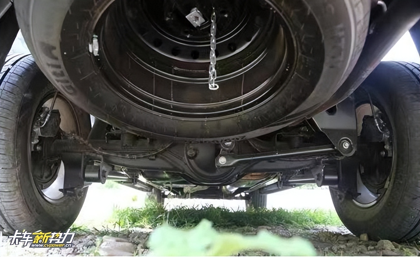 江铃大道汽油越野版测评,江铃大道越野试驾视频