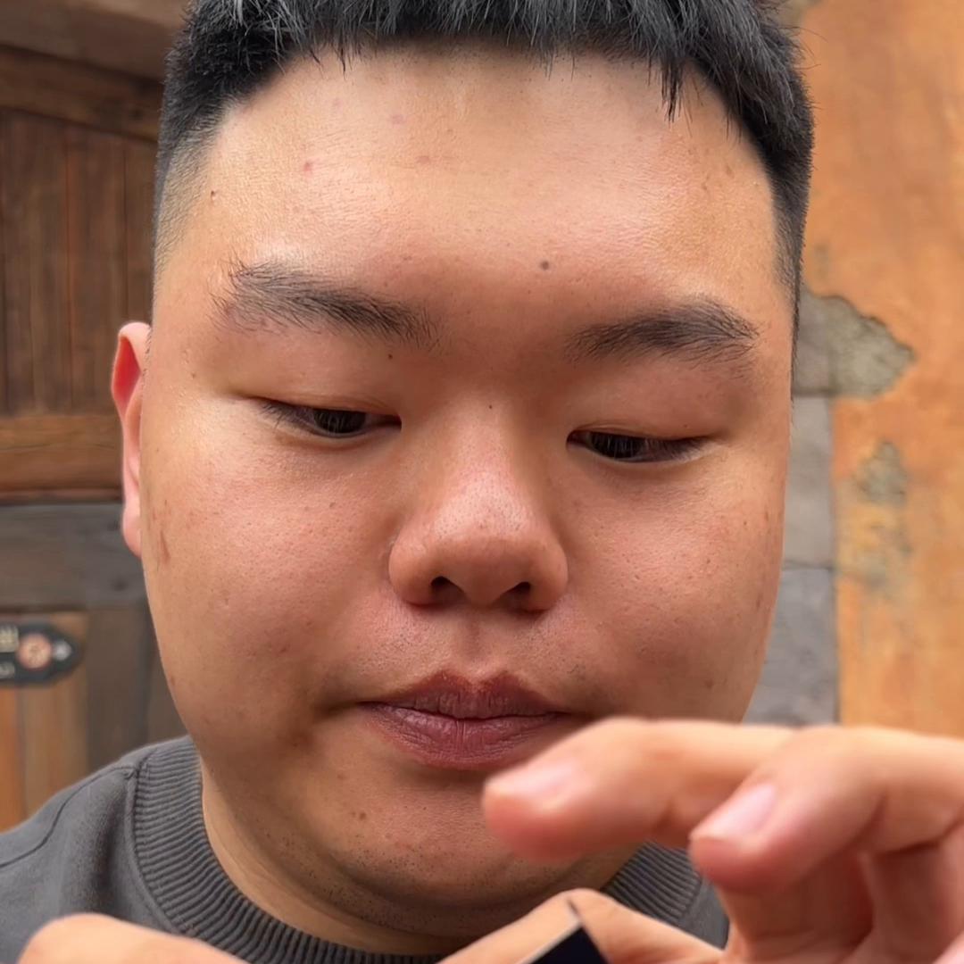 雅诗兰黛dw粉底液试色报告,雅诗兰黛dw粉底2c0测评