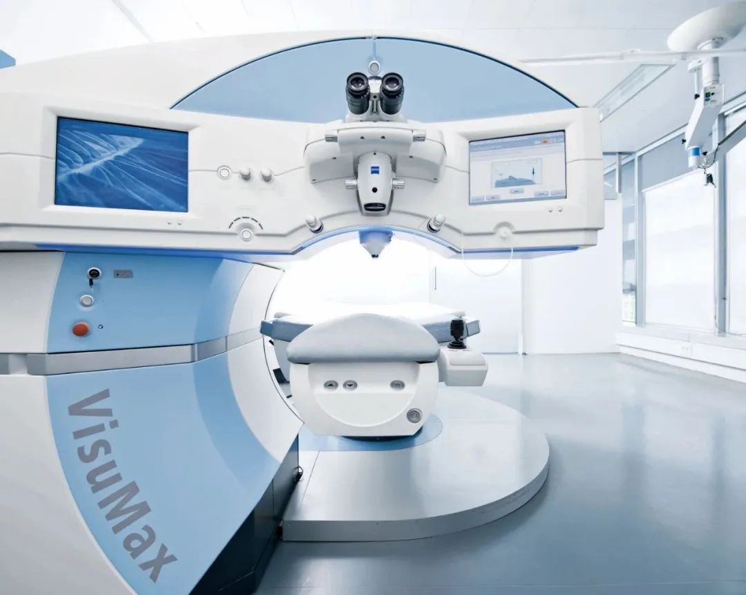 1000度近视半飞秒手术亲身经历,全飞秒近视手术是不是要睁眼30秒