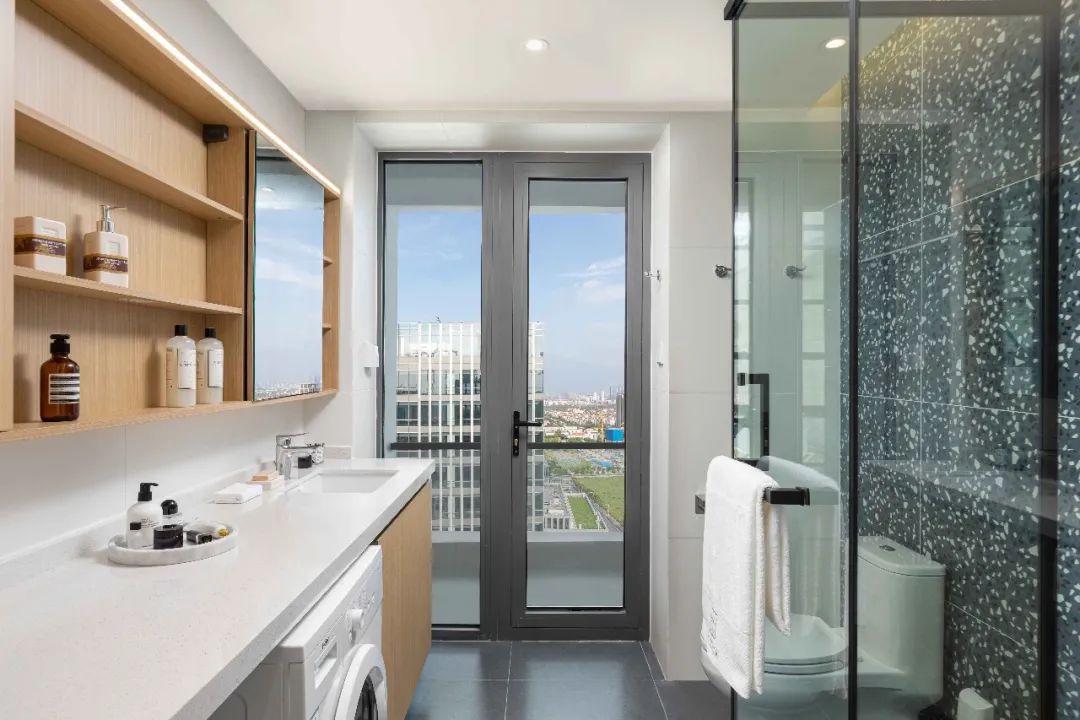 鏃緣鐡村瘬宸ヤ綔,鏃緣鐡村瘬涓婃捣