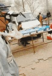 “无意中在女同事车上发现的，这是用来干嘛的？”网友们内涵了！