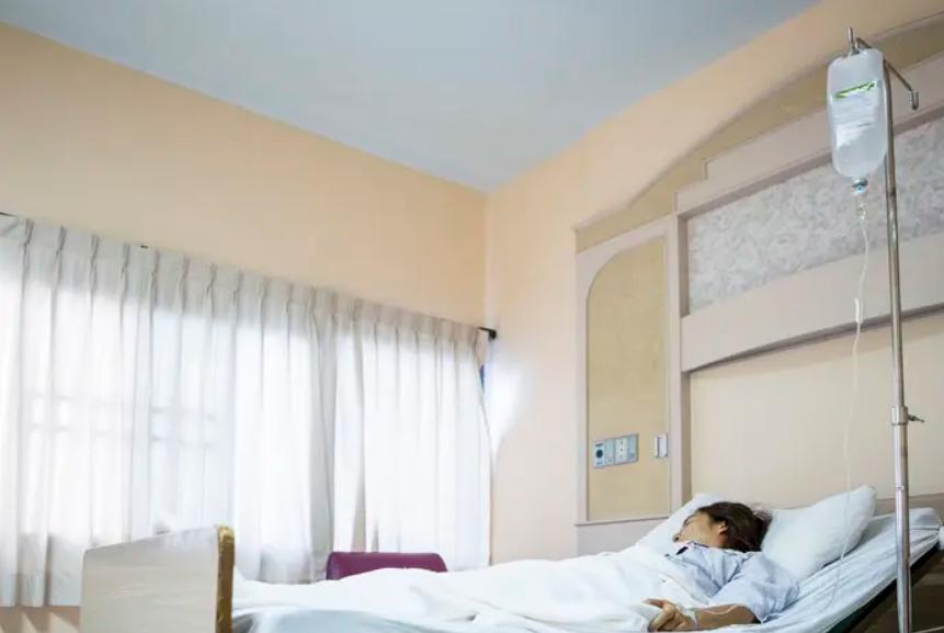 公公肝癌晚期完整视频,2007年儿媳割肝救公公