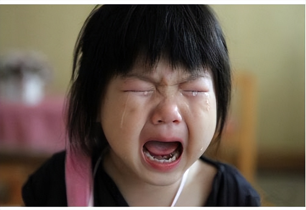 孩子脾气暴躁动不动就哭打人,孩子脾气暴躁爱哭应该怎么去引导