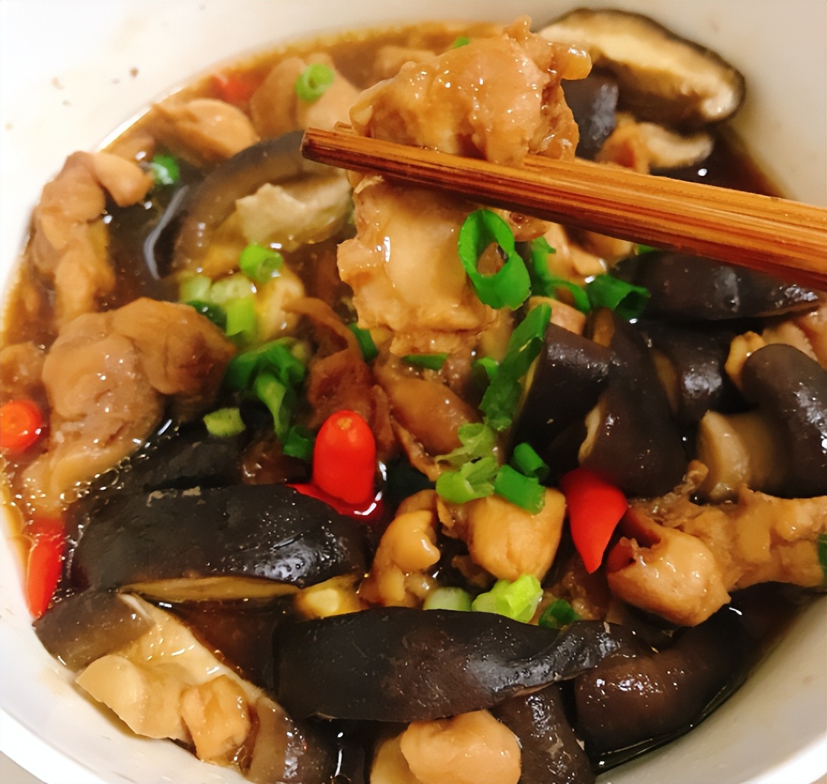 盛夏吃八素，无拘又无束，吃这7素，补水补维C，舒服过夏天