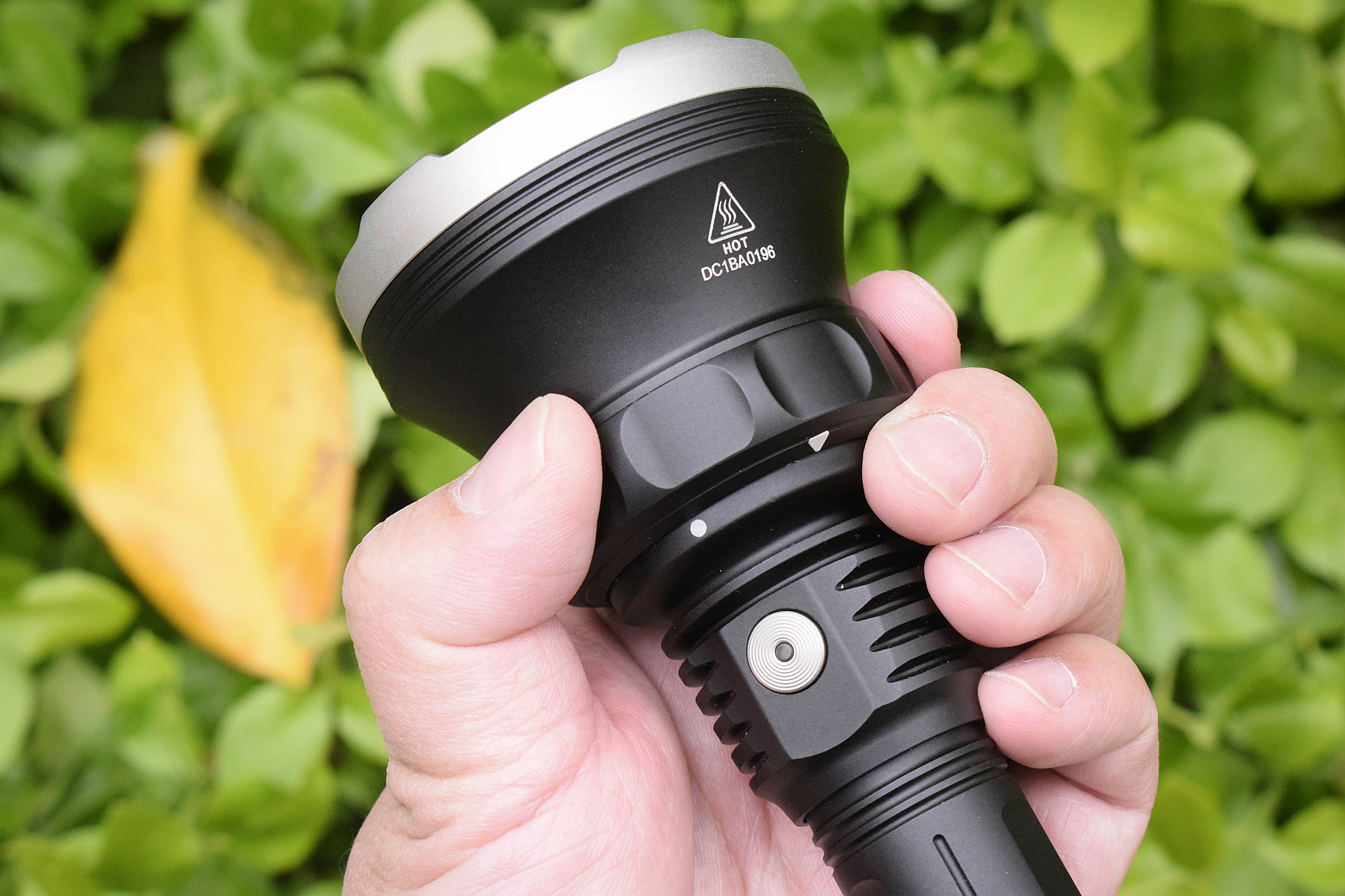 双光源任切换，千米光柱一线天！CYANSKYH5GT远射手电体验