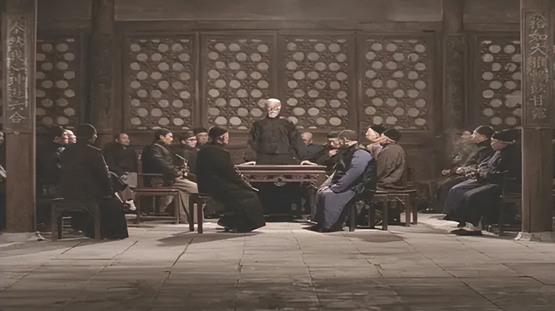 *窥偷**、*虐性**、不伦恋，这部90年代的电影戳破了压抑扭曲的人性欲望