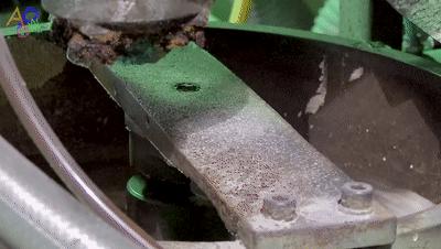 原来这就是砂型铸造,多动图展示水龙头制造过程