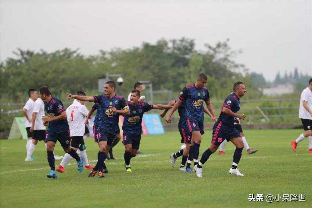 为什么现在小学生都要学足球,现在学足球还来得及吗