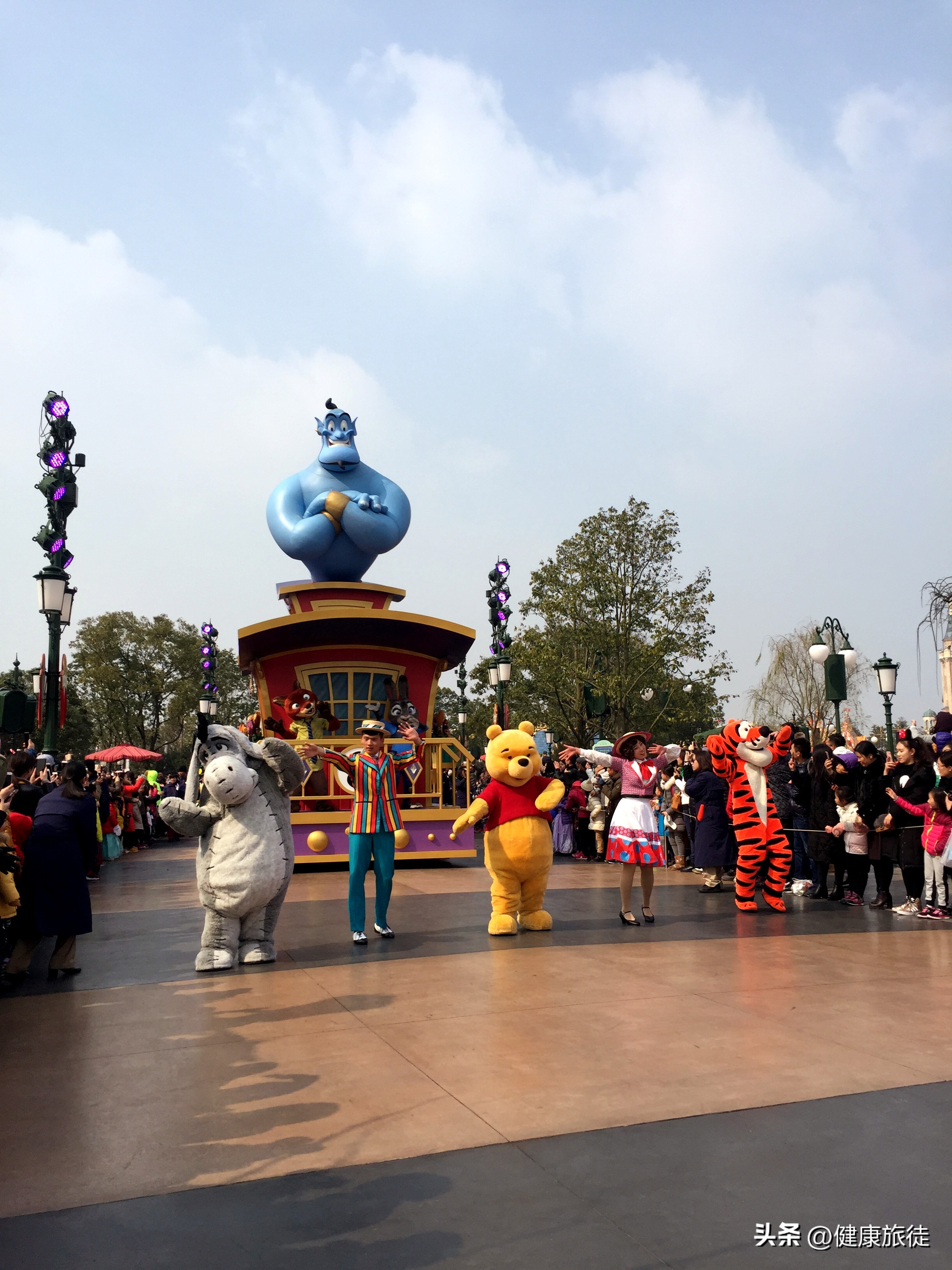 上海迪士尼乐园夏日狂欢盛宴,上海迪士尼乐园七大主题乐园介绍