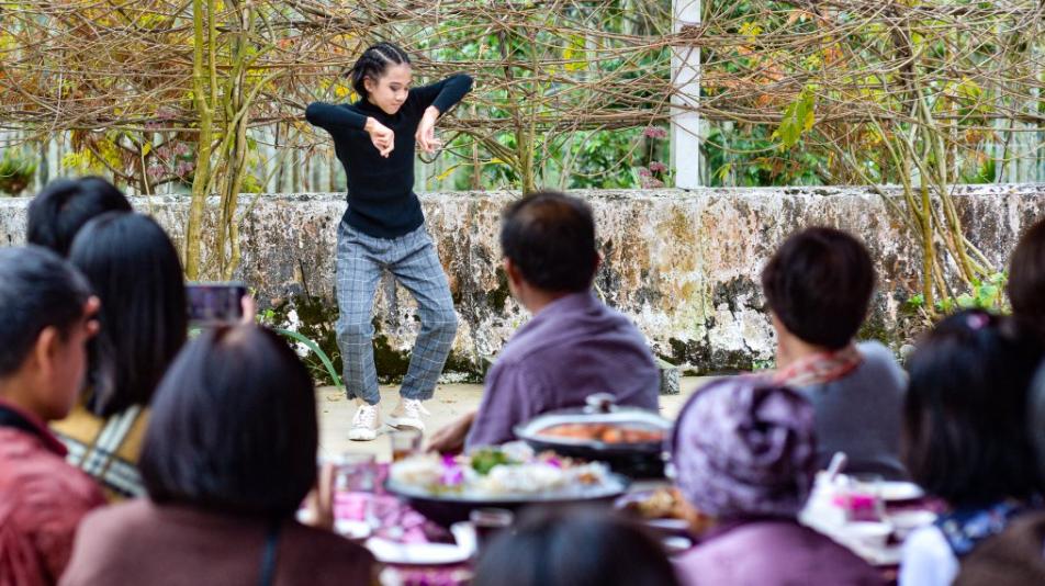 同学们总叫我娘娘腔，老师也让我不要再学跳舞了