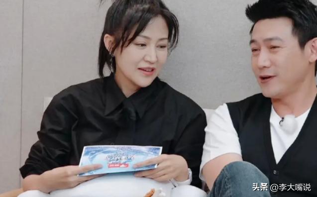 陆毅父女拍写真，贝儿双腿太细遭质疑，鲍蕾晒花絮视频力证未p图