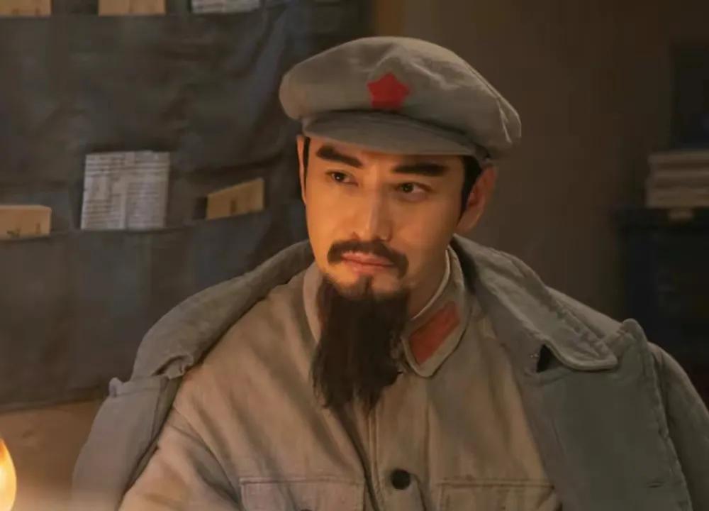 民国第一帅“周恩来”别硬演，有人尴尬凑数，有人爷青回