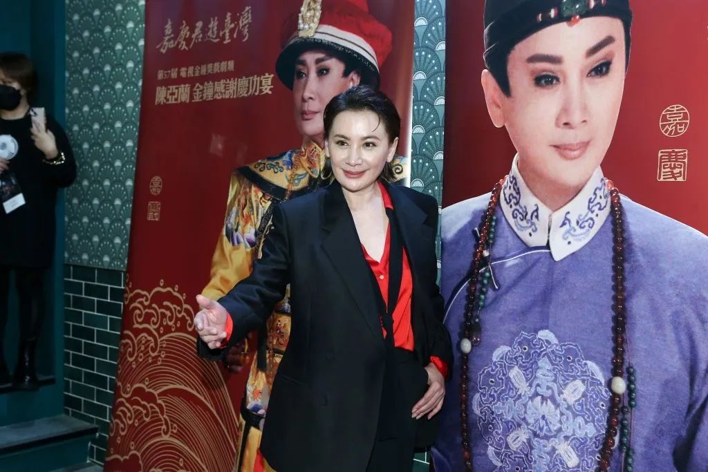 让观众们吐槽的演员林心如,林心如杨谨华金钟颁奖视频