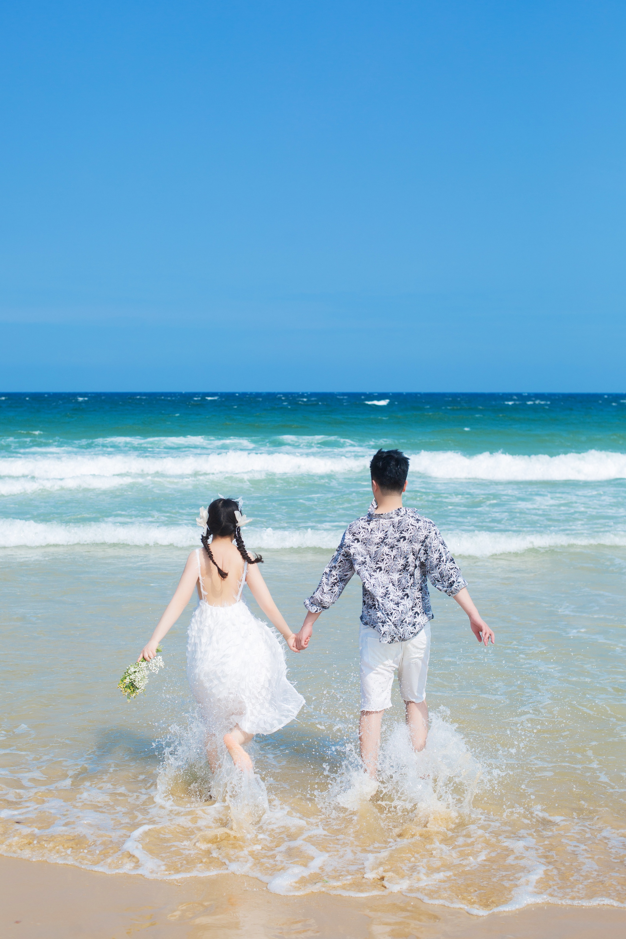 涓変簹鎷惧厜璁版憚褰卞伐浣滃,鑽у箷鎷惧厜濠氱罕鎽勫奖涓変簹