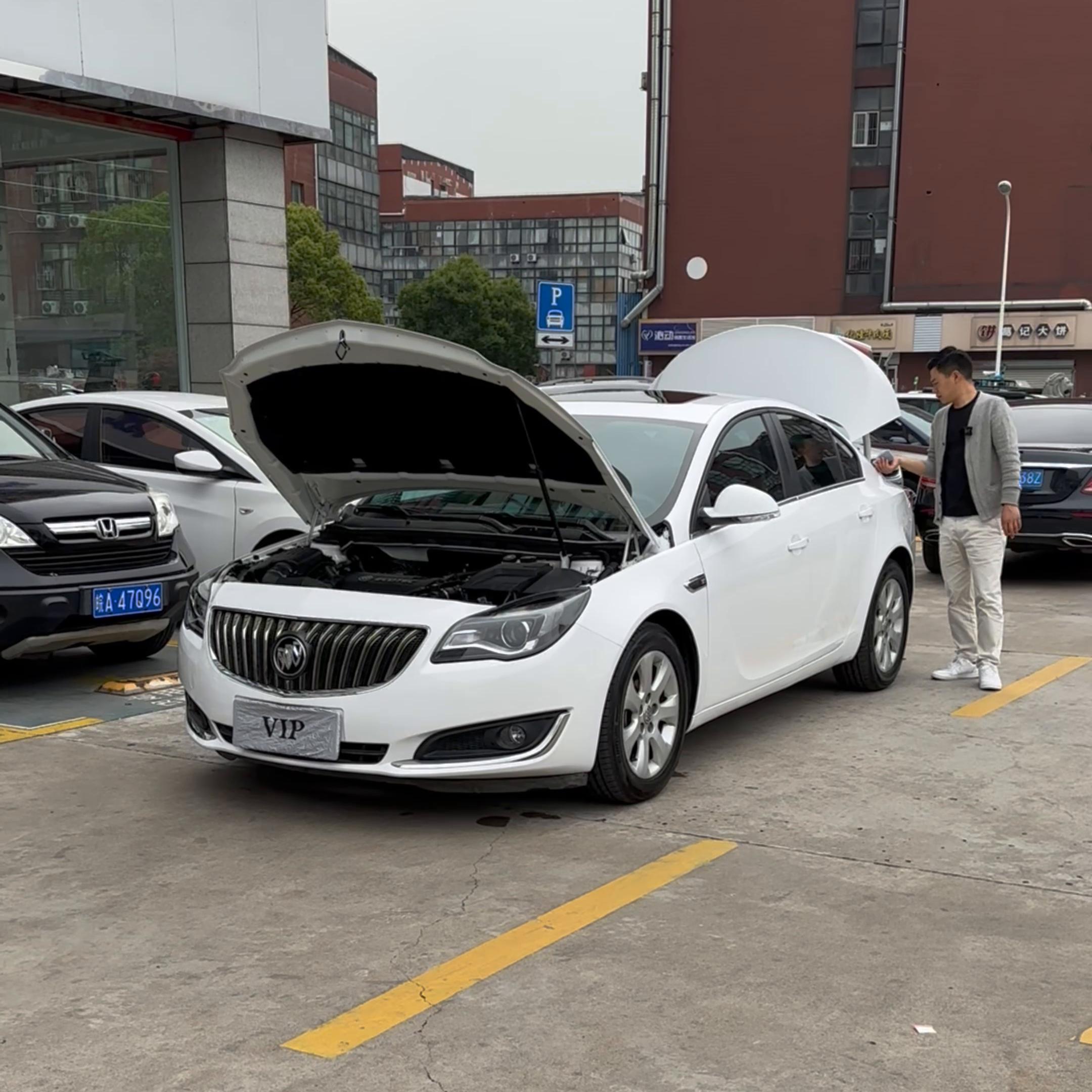 2016年别克君威1.6t高配还值多少钱,2016君威1.6t5万公里