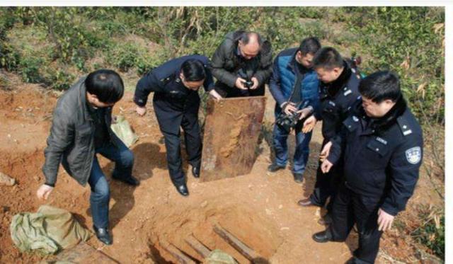 2006年陕西男子偷挖自家祖坟,男子盗自家祖坟的东西被判死刑