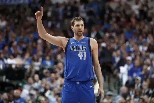 徐静雨科比加内特邓肯入选名人堂,科比邓肯加内特名人堂