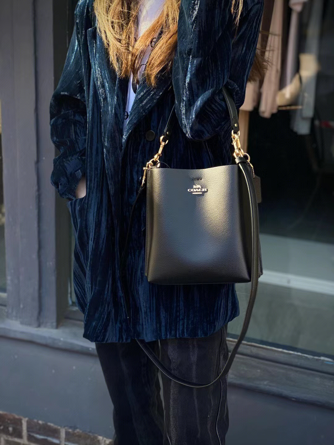 coach水桶爱心限量包新款搭配,coach包哪款最经典百搭