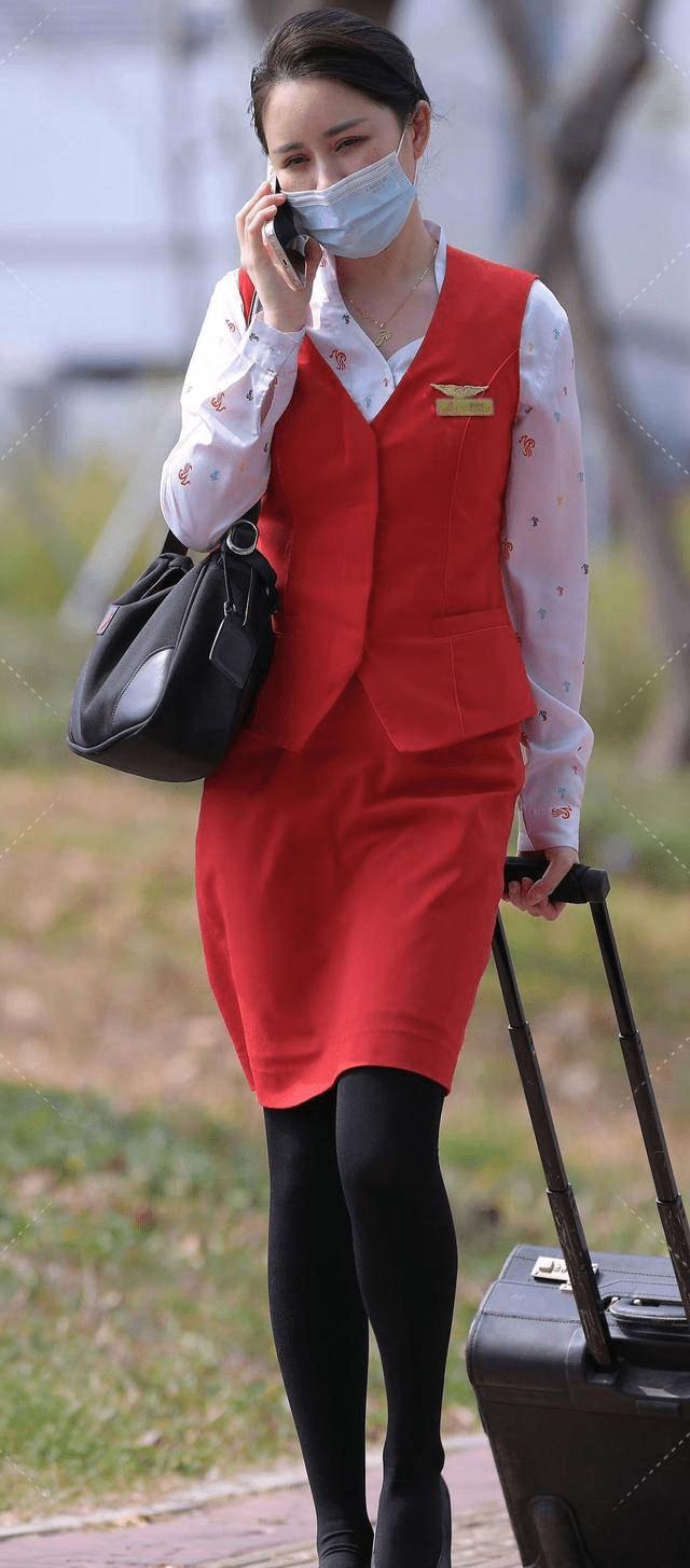 “时尚款”牛仔短裙搭配，青春洋溢，动感时尚！