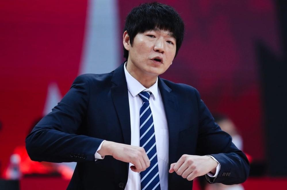*疆新**男篮新主教练出炉，CBA儒帅接手阿的江，NBA悍将取代杰克逊