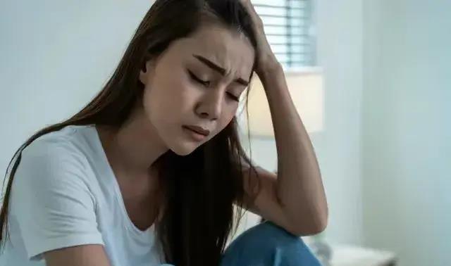 月子岳母惊现弟媳,丈夫痛哭失财失爱