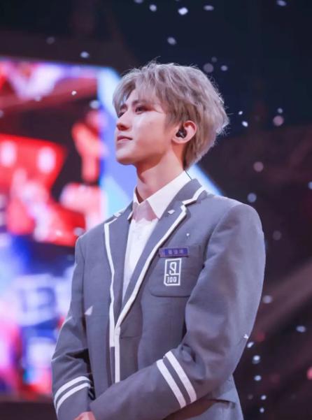 蔡徐坤人设崩塌会影响什么,人生中最黑暗的时刻蔡徐坤