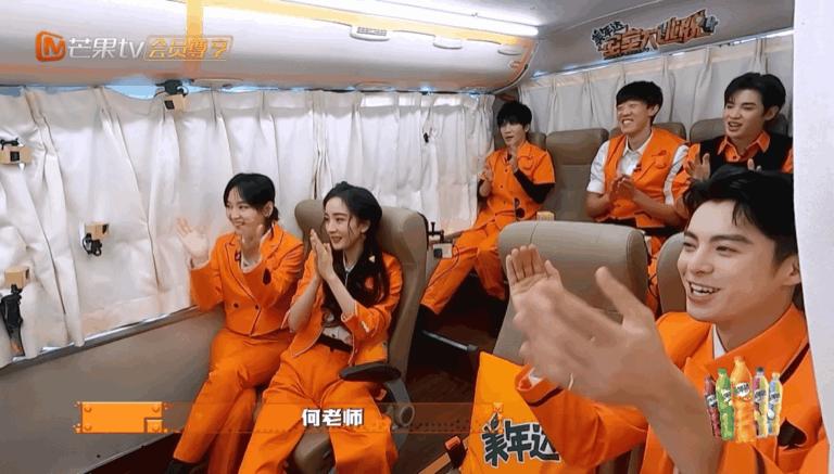 王鹤棣出席活动微博惊艳,王鹤棣一夜爆红的反应