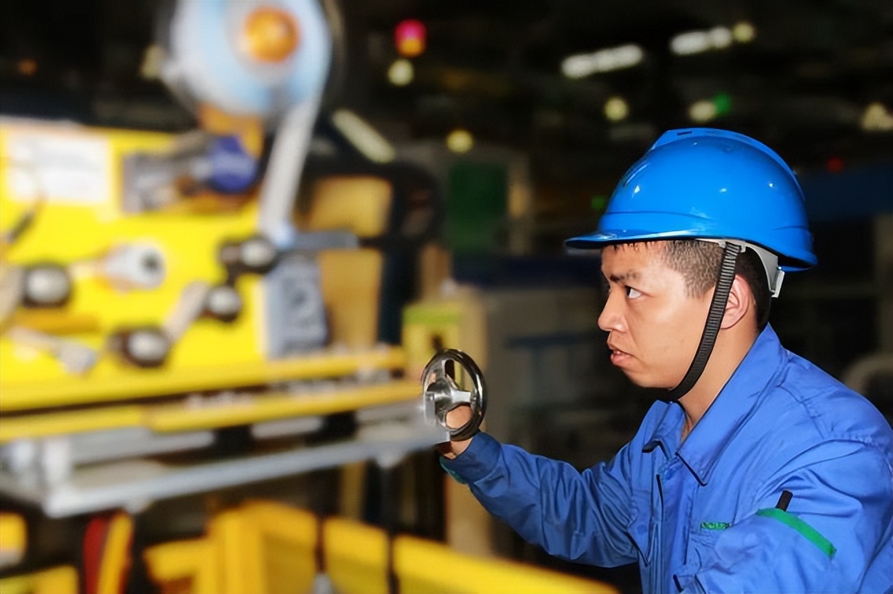 一往无前的努力和奋斗,一往无前美好的明天