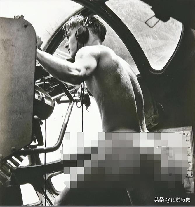 变态的纳粹德国,*光脱**犹太人女人衣服,集体*杀屠**!