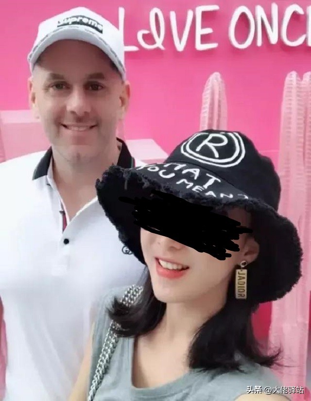 自称泡妞高手的美国白人,交往1242名中国女友,爱好贩卖不雅视频