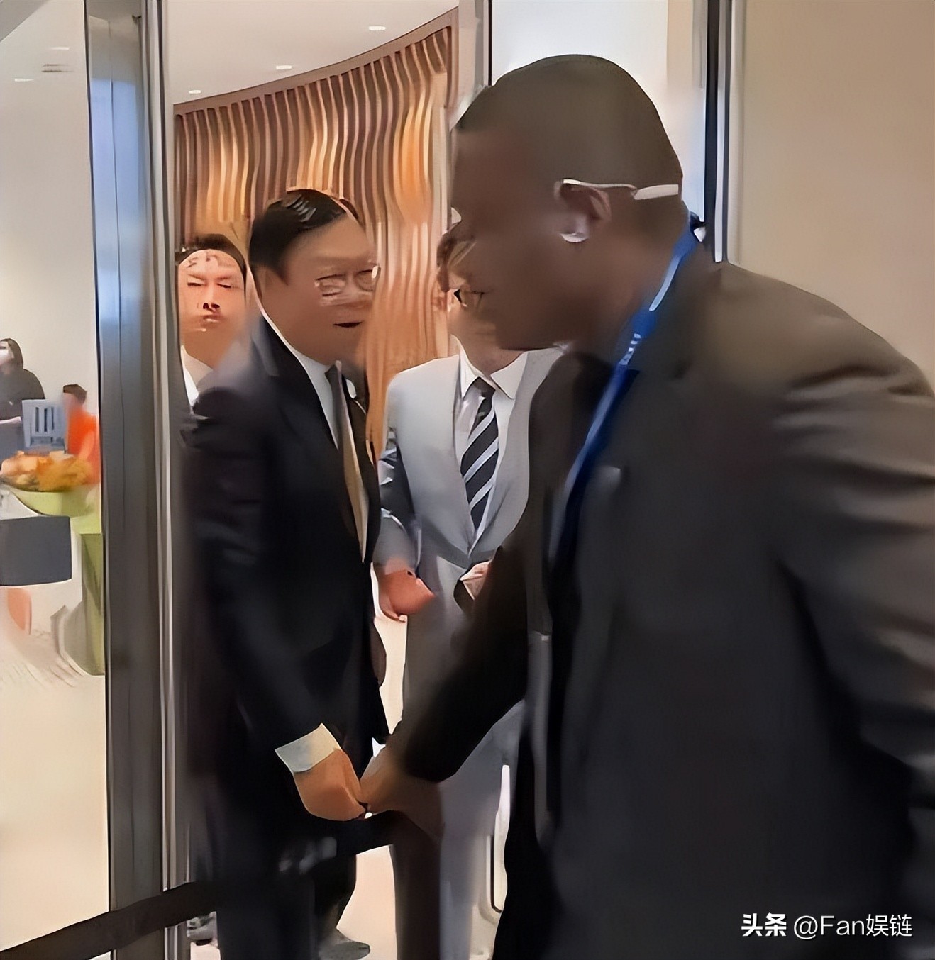 李泽楷的西装,李泽楷vs王思聪完整版